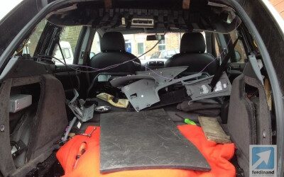Kinetic DRA-6001 DAB Aerial Fit on Porsche Cayenne